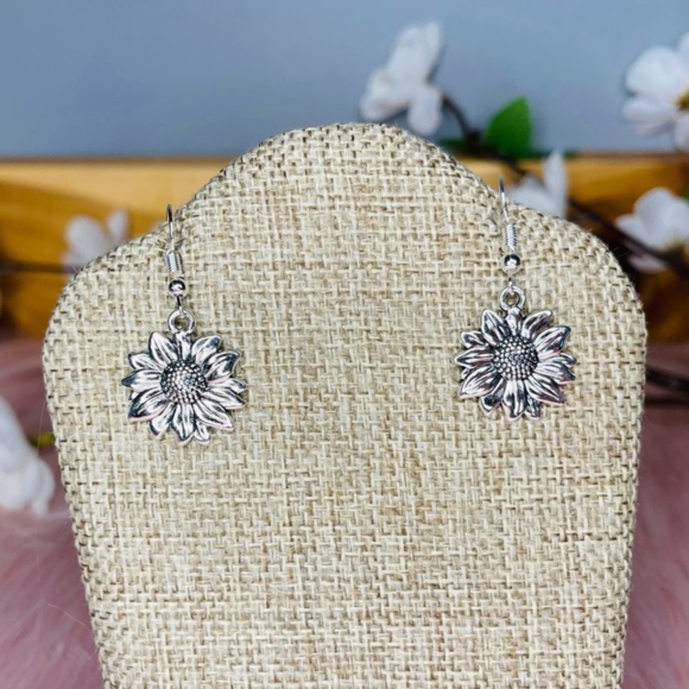 Handmade sunflower Earrings - Picture 1 of 2